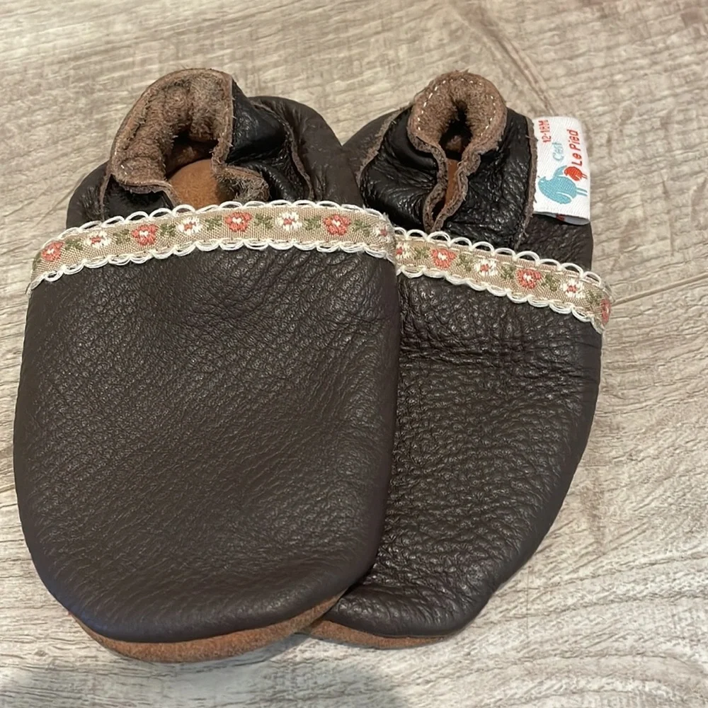 Bundle of soft baby moccasins/crib shoes